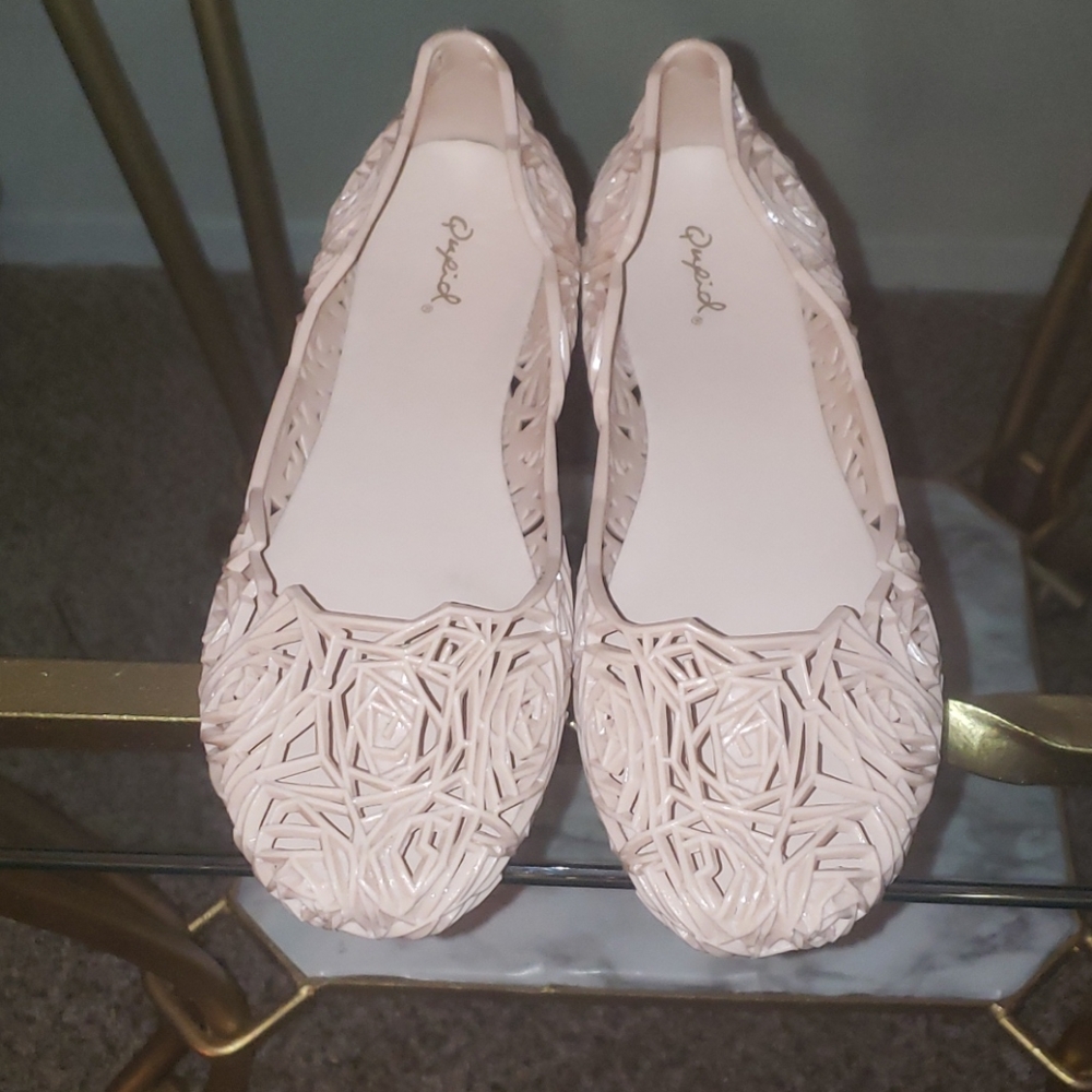 Shoe